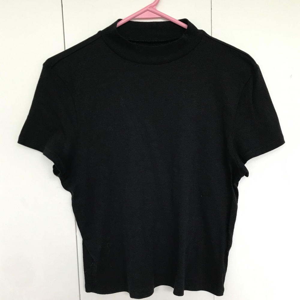 American Eagle Women’s High-Neck Crop Tee (XL)